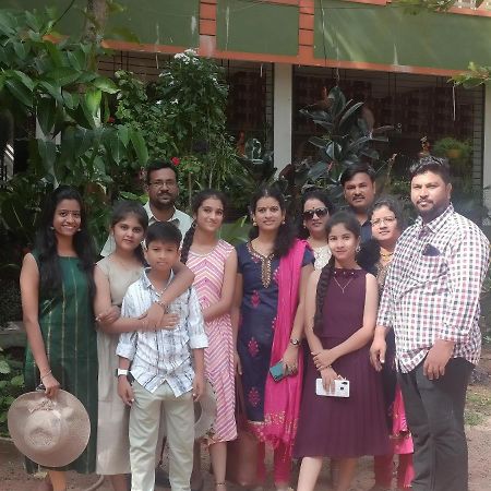 Saptami Hampi Homestay Exteriör bild