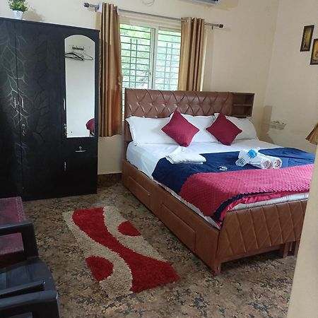 Saptami Hampi Homestay Exteriör bild