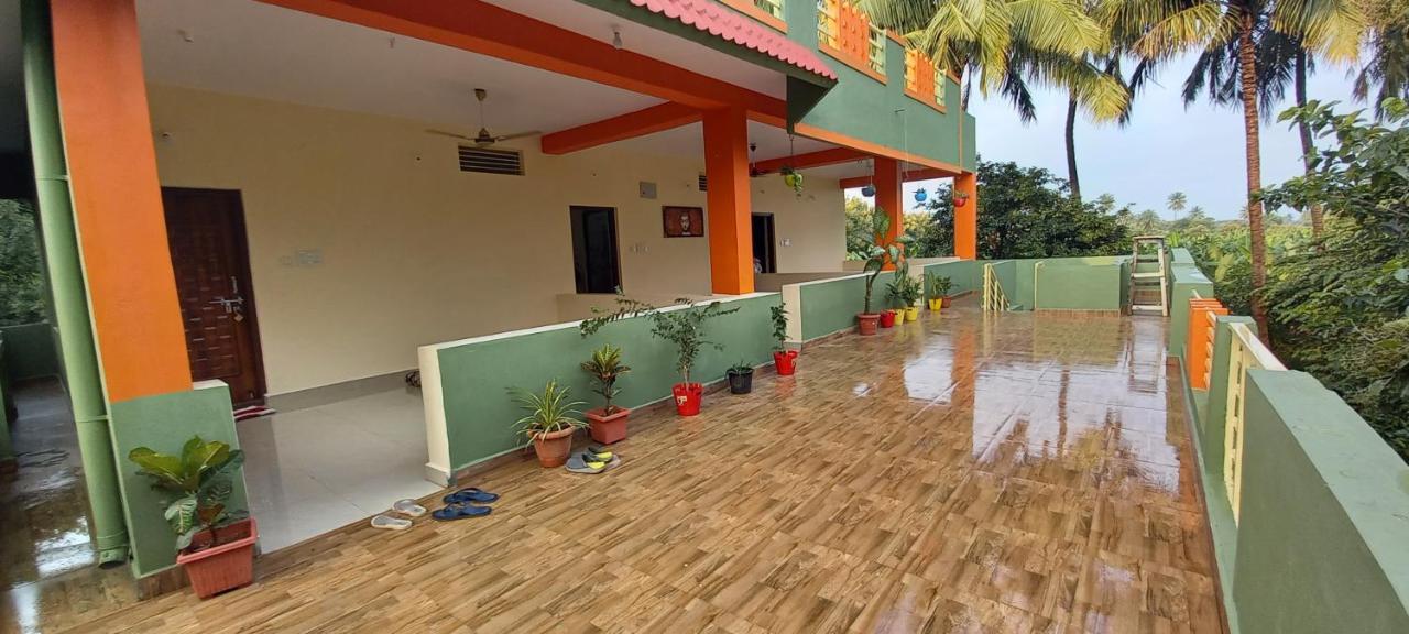 Saptami Hampi Homestay Exteriör bild