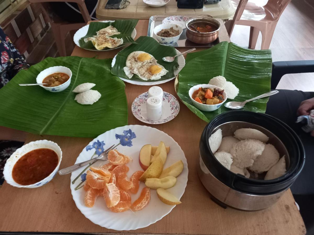 Saptami Hampi Homestay Exteriör bild