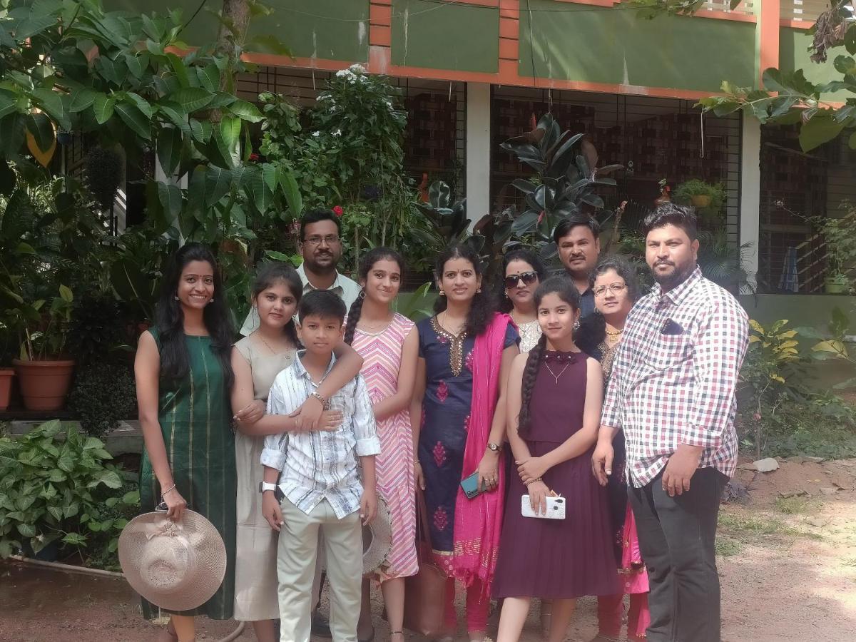 Saptami Hampi Homestay Exteriör bild
